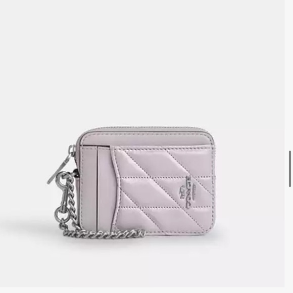 💕Coach NWT Light Pink Quilted Credit‎ Card Holder with Silver Chain💕 - Picture 1 of 5